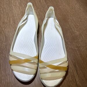 Crocs Womens 7‎ Isabella Sandals Jelly Shoes Beige Huaraches Strappy Flats